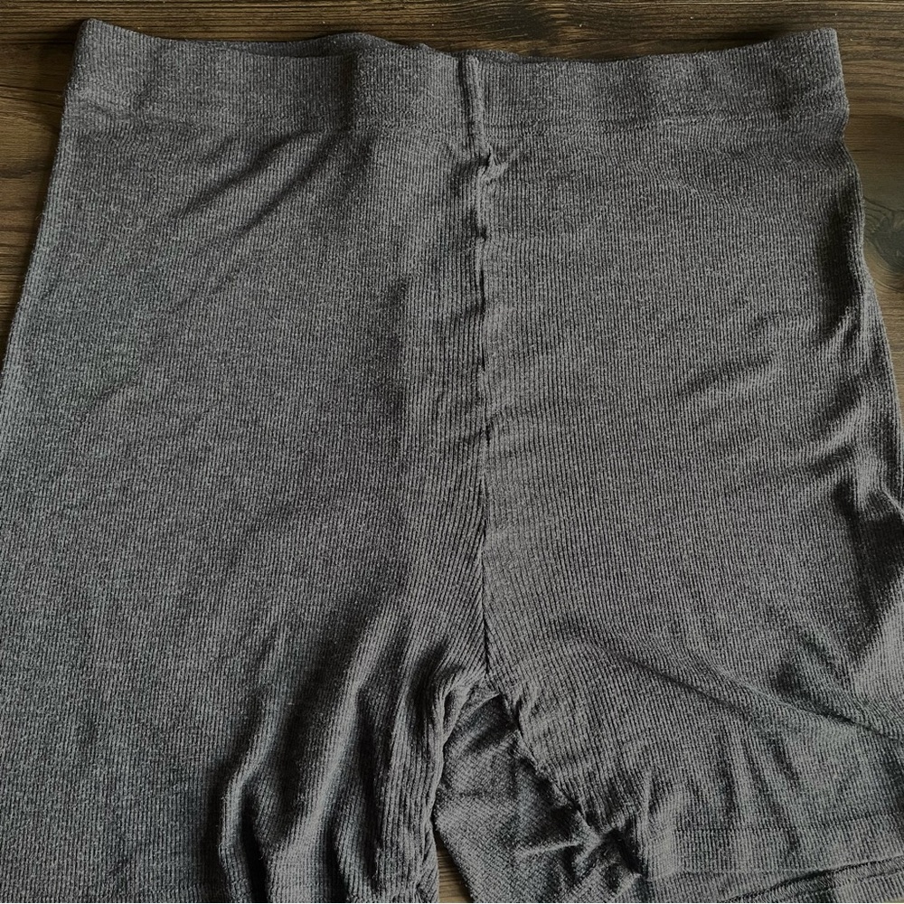 Fabletics Ribbed Bike Shorts - Picture 2 of 4